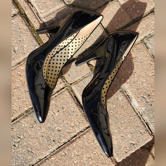 BCBGIRLS Shoes. Color BLACK. Size 6.5M - Picture 3 of 5